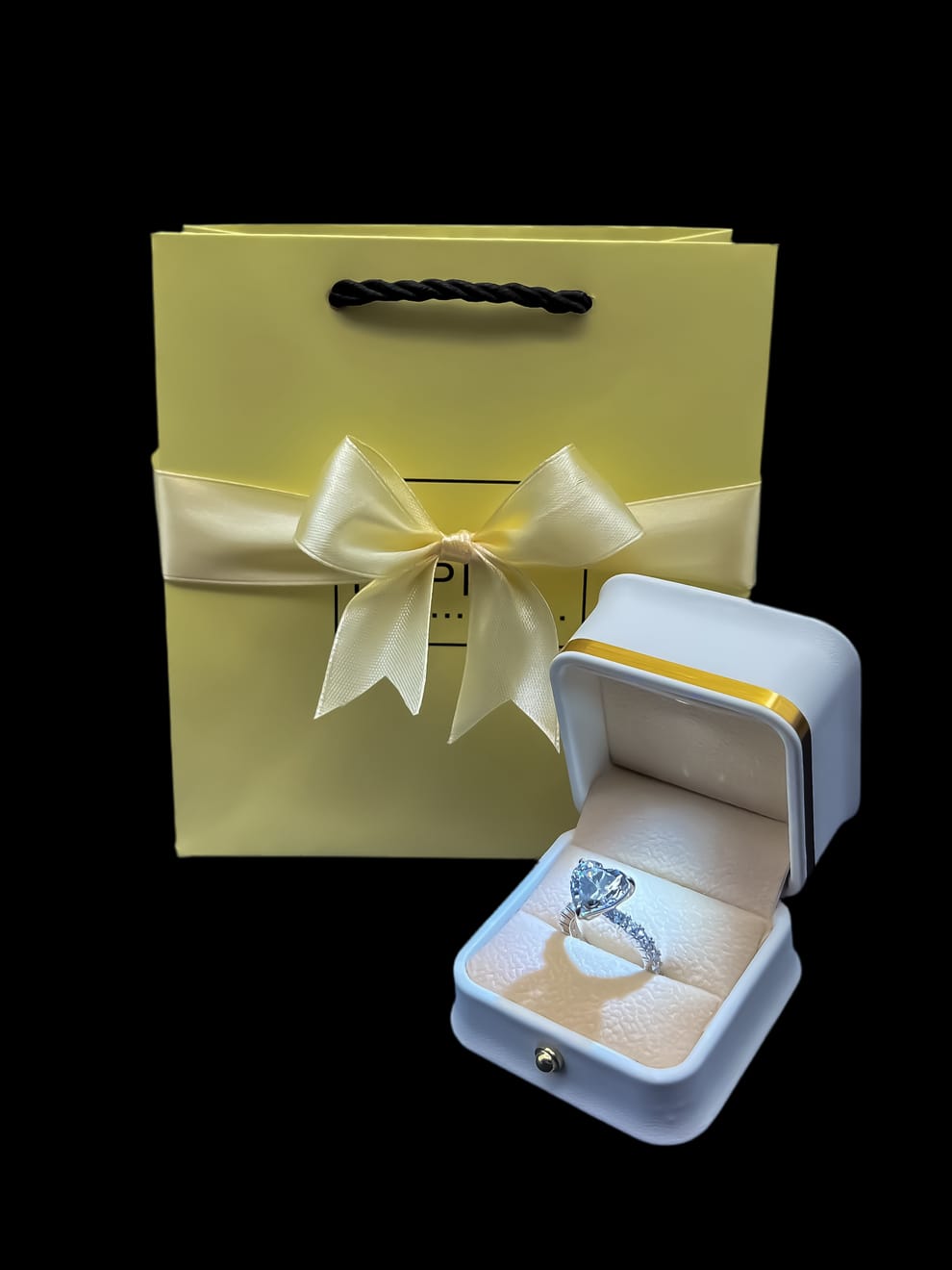 β¨ Premium Heart Ring β Adjustable | Comes with Light Box & Gift Bag π