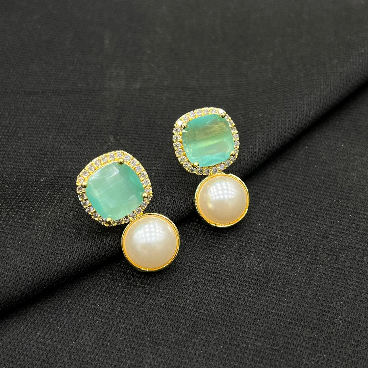 Gold Earrings (00)