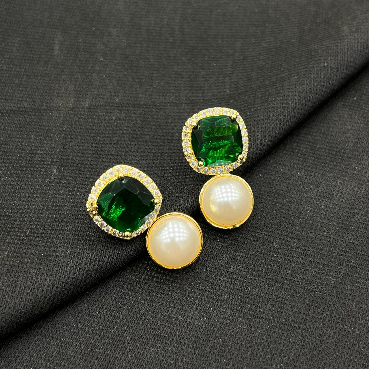Gold Earrings (00)