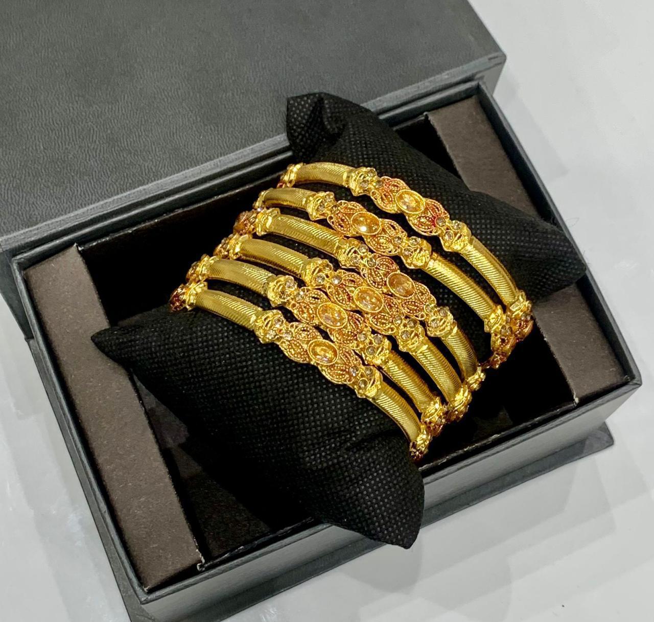 GOLD BANGLE (01)