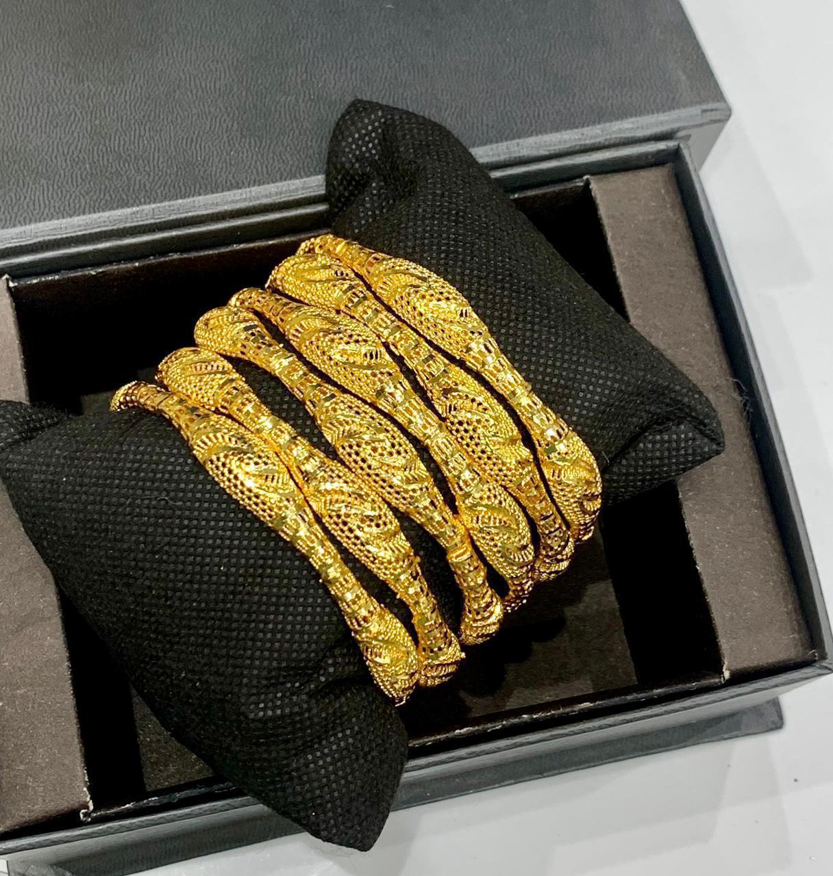 GOLD BANGLE (05)