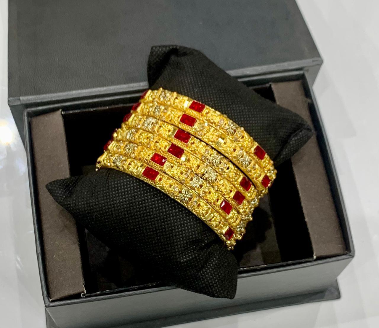 GOLD BANGLE (00)