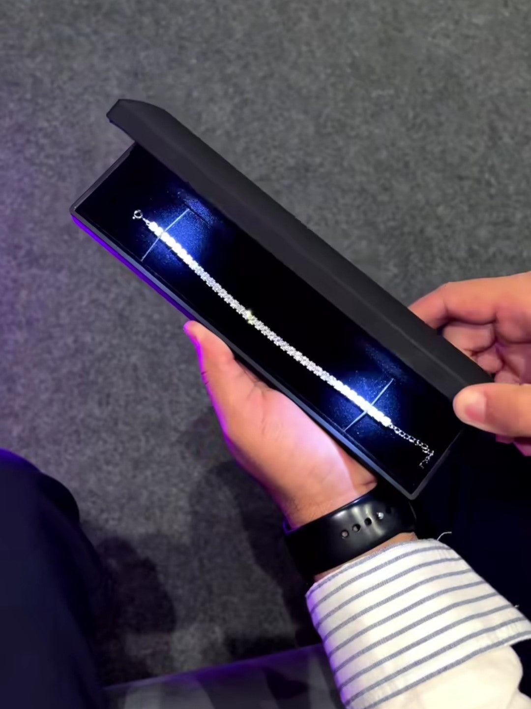 Elegant Bracelet With Premium Light Box + Free Shipping๐