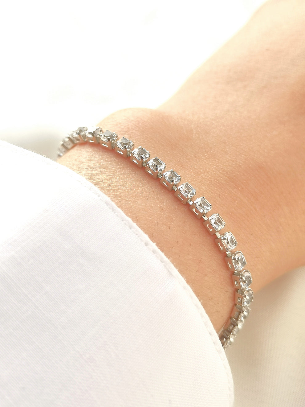 Elegant Bracelet With Premium Light Box + Free Shipping💖