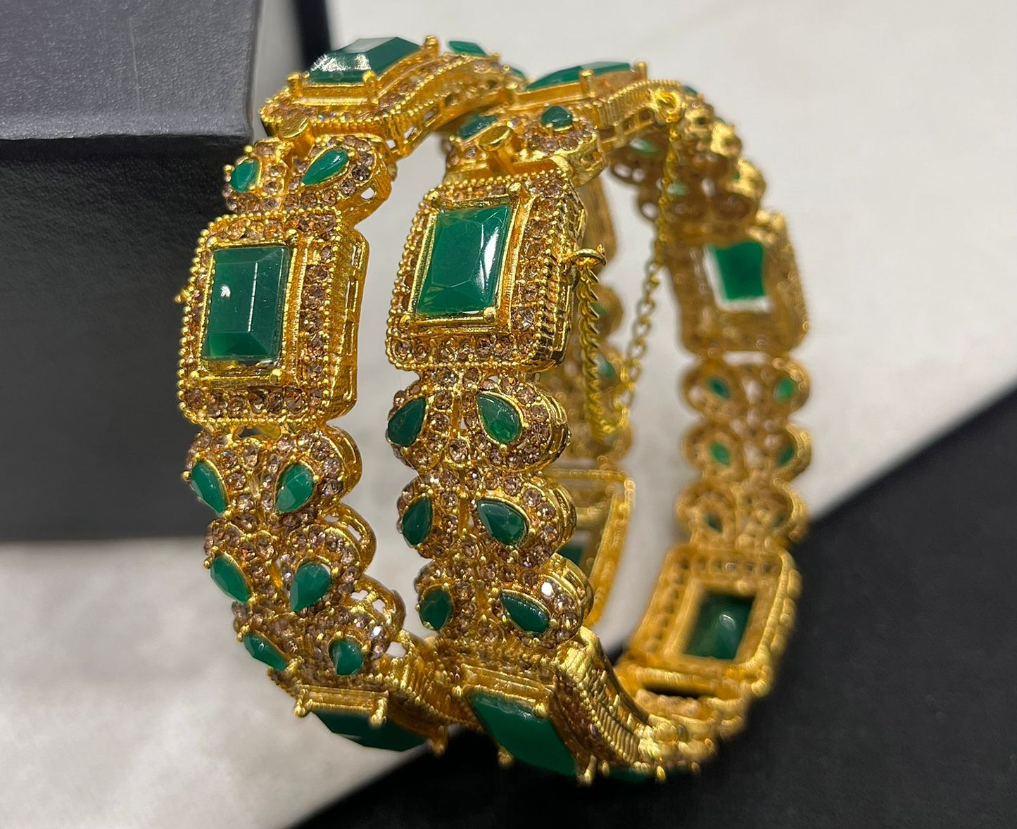 Openable bangles (02)